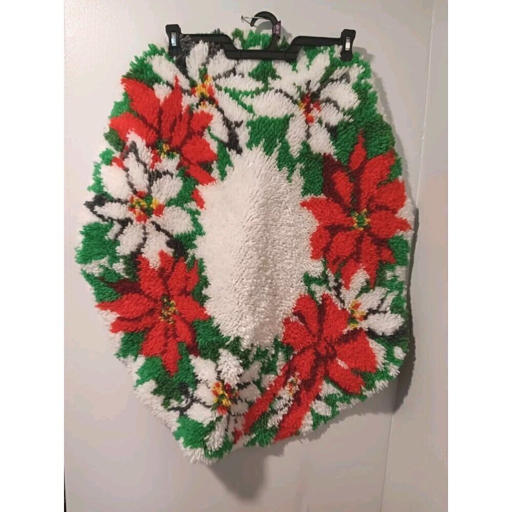 Vintage 70s Poinsetta Latch Hook Handmade Christmas Tree Skirt See Pics